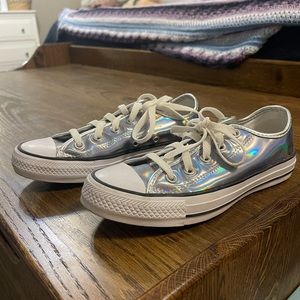 Low top all star Chuck Taylor’s